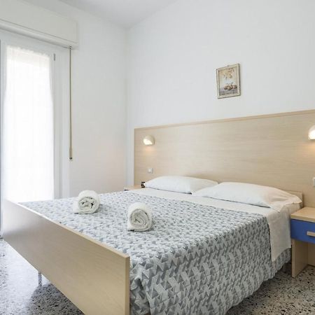 Room And Breakfast Da Laura Bellaria-Igea Marina Extérieur photo
